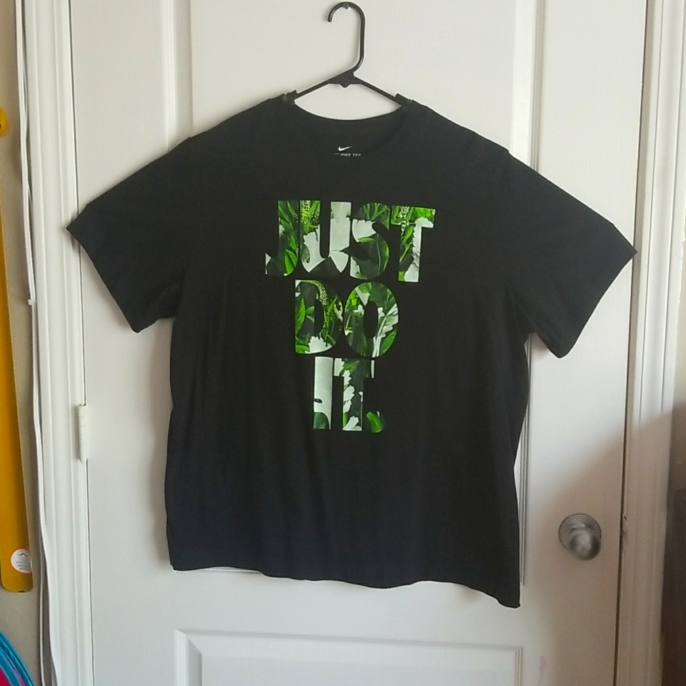 Mens Tshirt XXL Nike Black